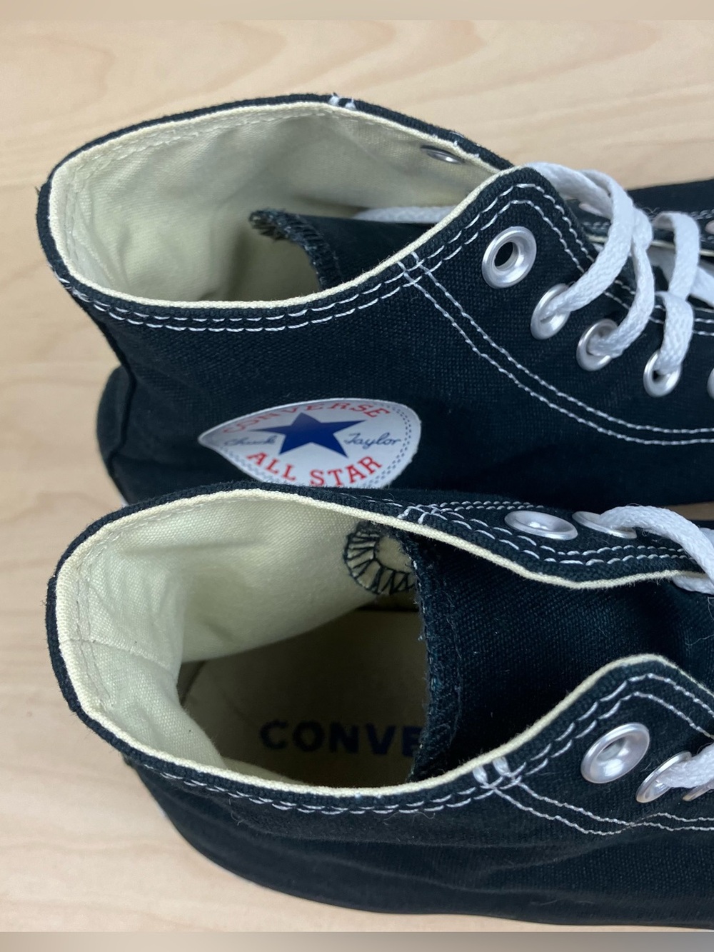 Converse Men’s Size 9.5 All Star Chuck Taylor Hi Top Black & White Shoes - Picture 9 of 10